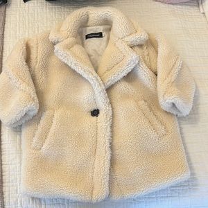 Teddy white girls coat, faux fur size 6-8 years